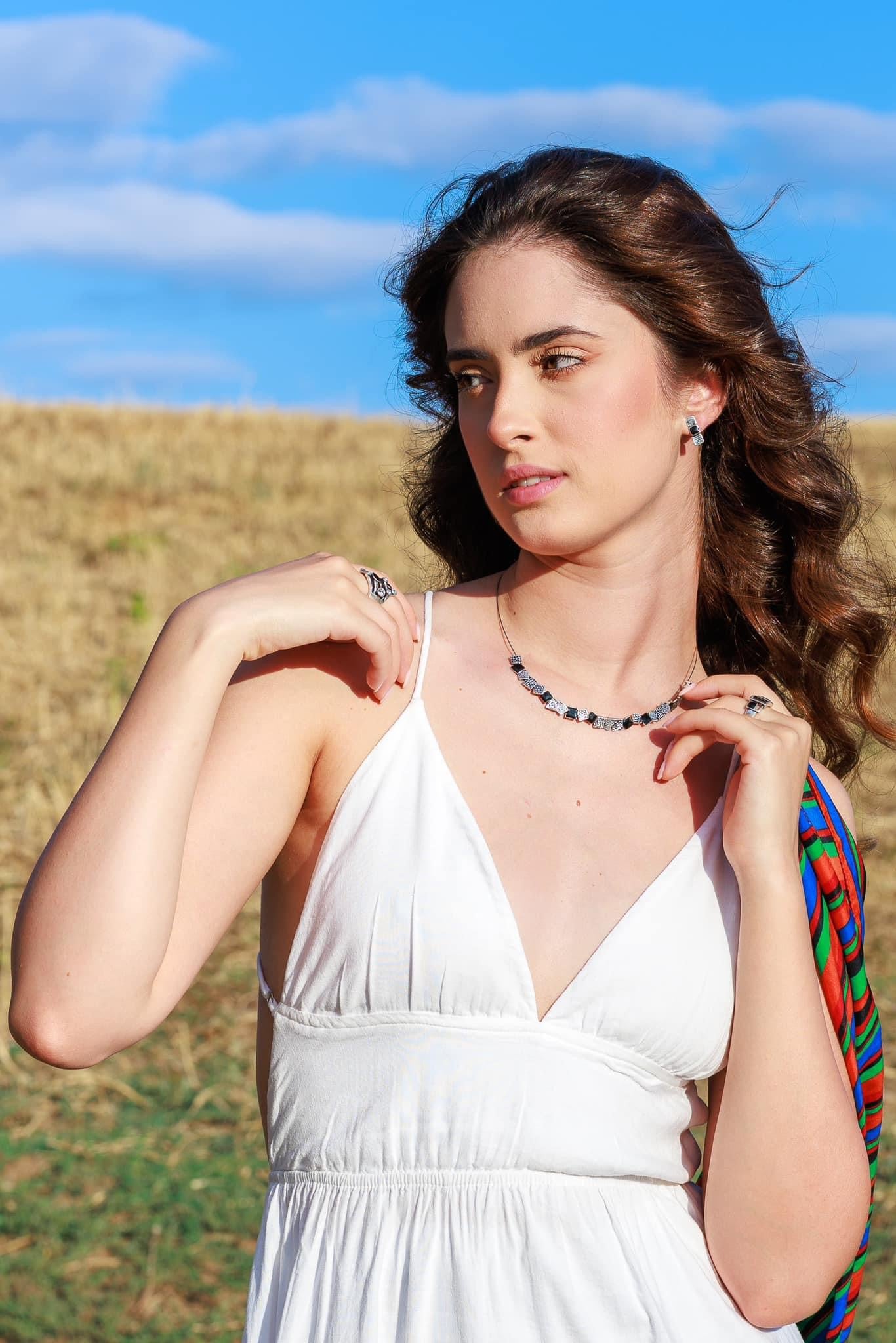 Colier patrate si rasina