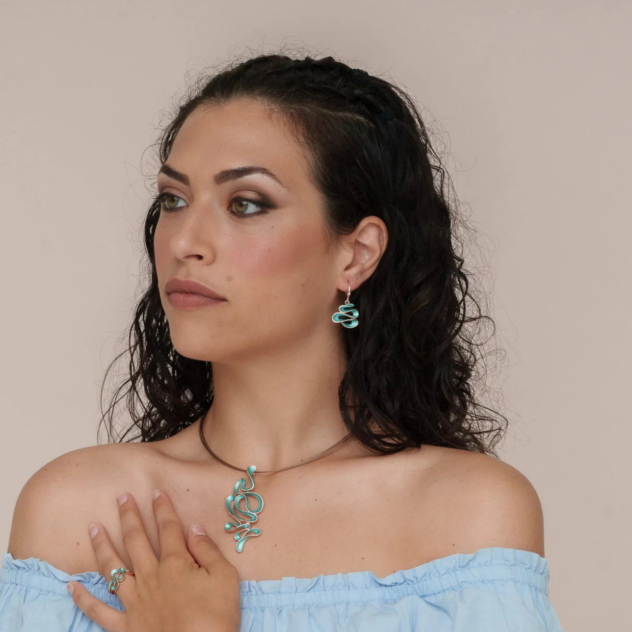 Cercei împletiți cu serpentine