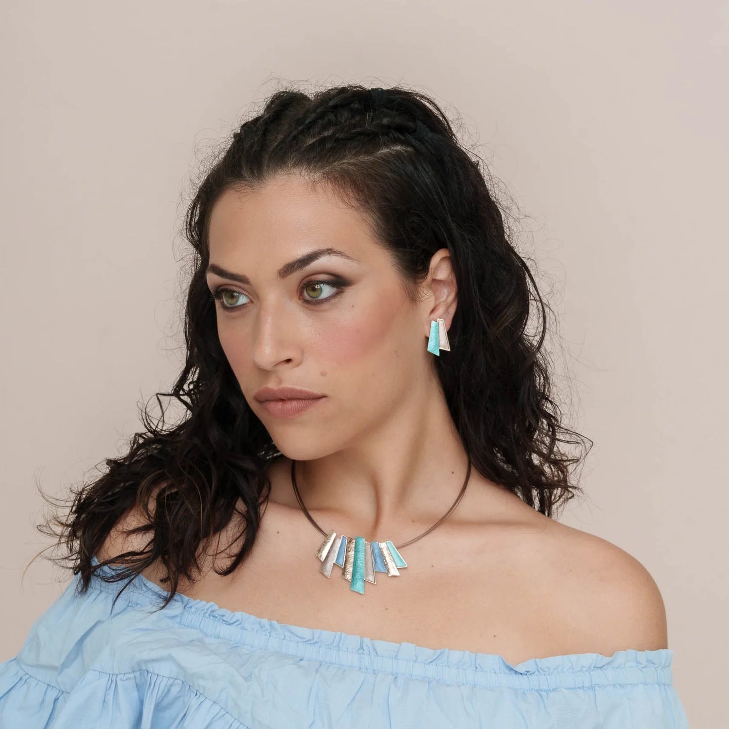 Colier cu raze și bare