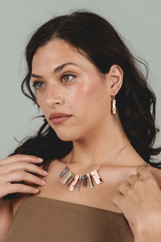 Cercei cu bară emailată