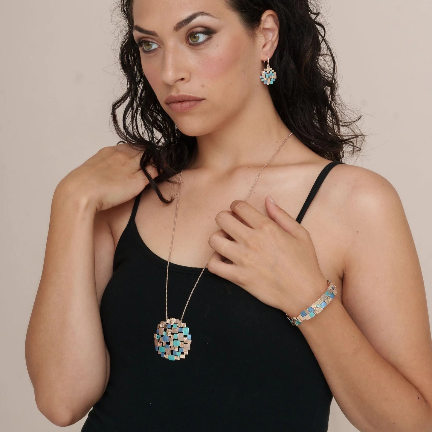 Colier pătrat mozaic