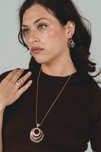 Colier lung cu trei cercuri