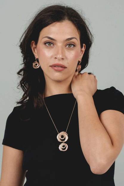 Cercei spiralați pictați manual