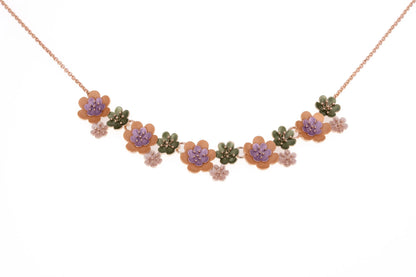 Choker cu mai multe flori