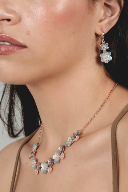 Cercei mici cu flori