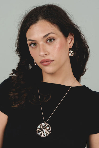 Colier lung cu raze rotunde